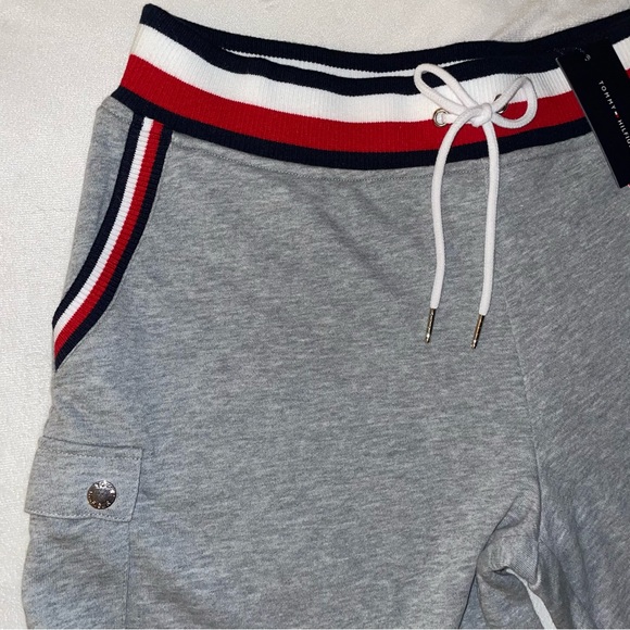 New! Tommy Hilfiger Relaxed ‘Sneaker’ Striped Waist Gray Sweat Shorts Size L♥️🤍 - Picture 5 of 8
